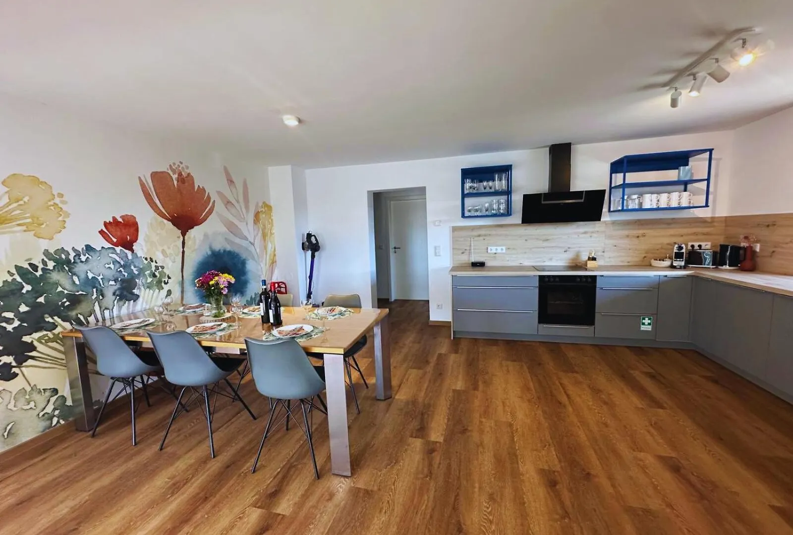 Frankenherz-Apartments - Premium Wohnung Mit Terrasse & Zwei Schlafzimmern, Nahe Playmobil-Funpark, Self-Check-In Grosshabersdorf Duitsland