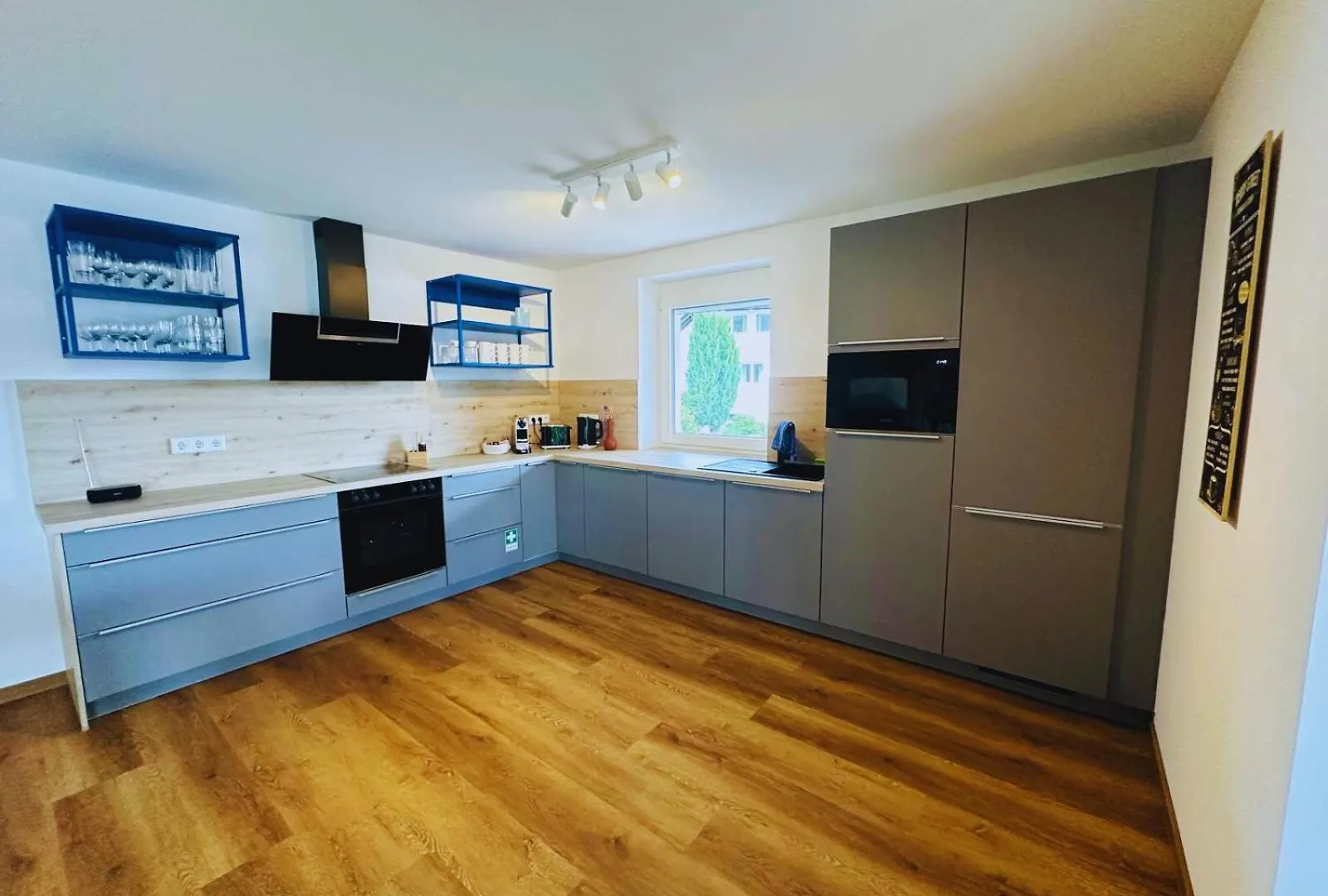 Frankenherz-Apartments - Premium Wohnung Mit Terrasse & Zwei Schlafzimmern, Nahe Playmobil-Funpark, Self-Check-In Grosshabersdorf