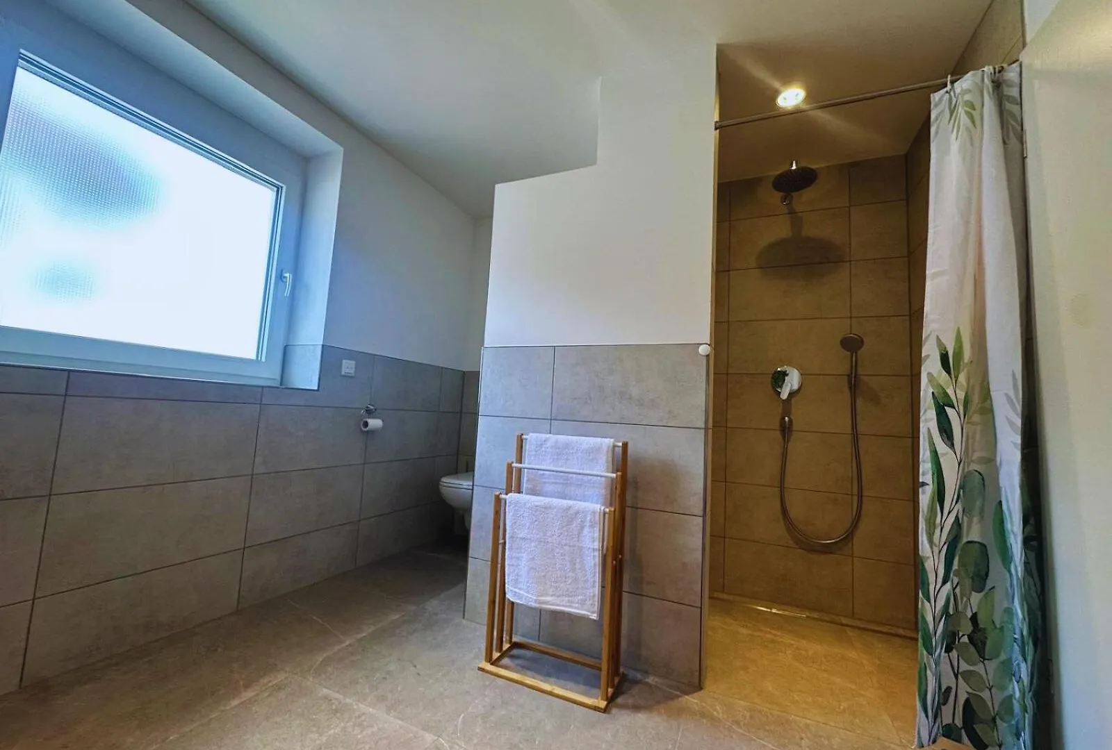 Appartement Frankenherz-Apartments - Premium Wohnung Mit Terrasse & Zwei Schlafzimmern, Nahe Playmobil-Funpark, Self-Check-In Grosshabersdorf